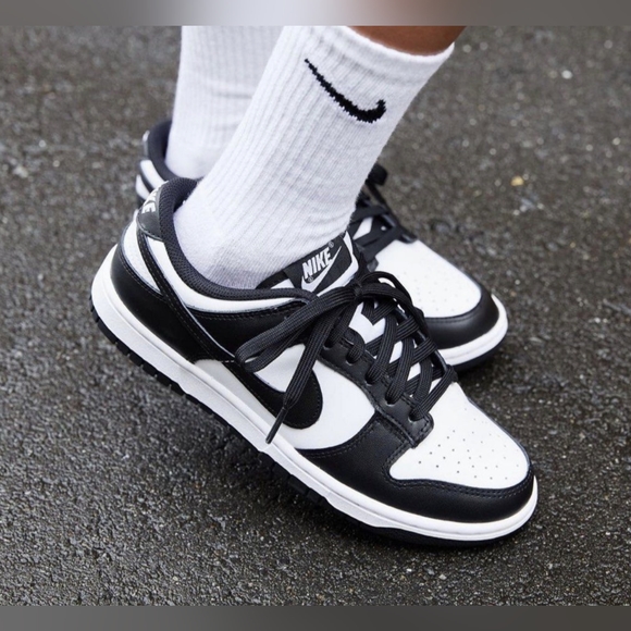 Nike Dunk Low Retro "Black and White Panda" - Picture 12 of 16